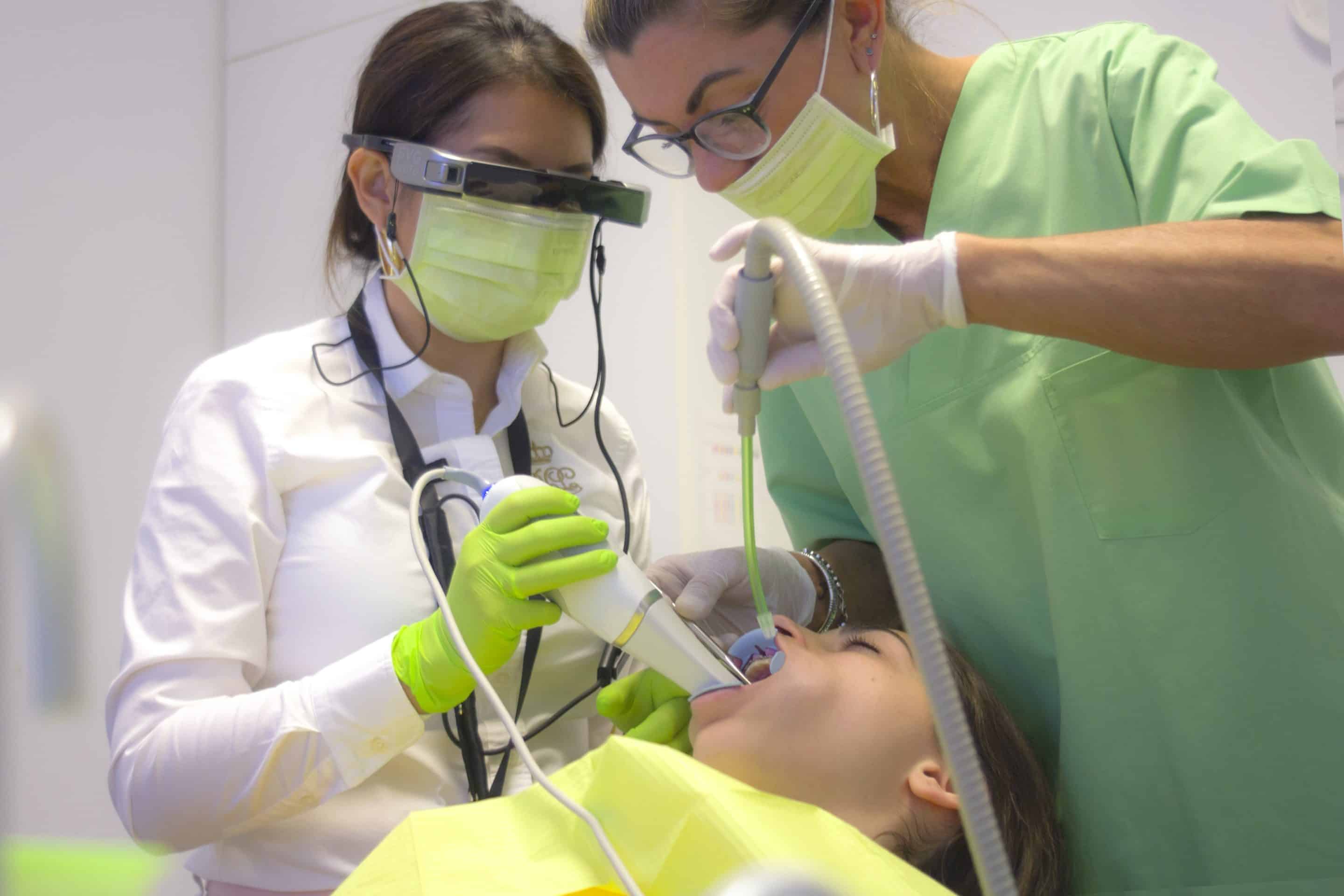 Assistant Dentaire: Bras droit du chirurgien-dentiste